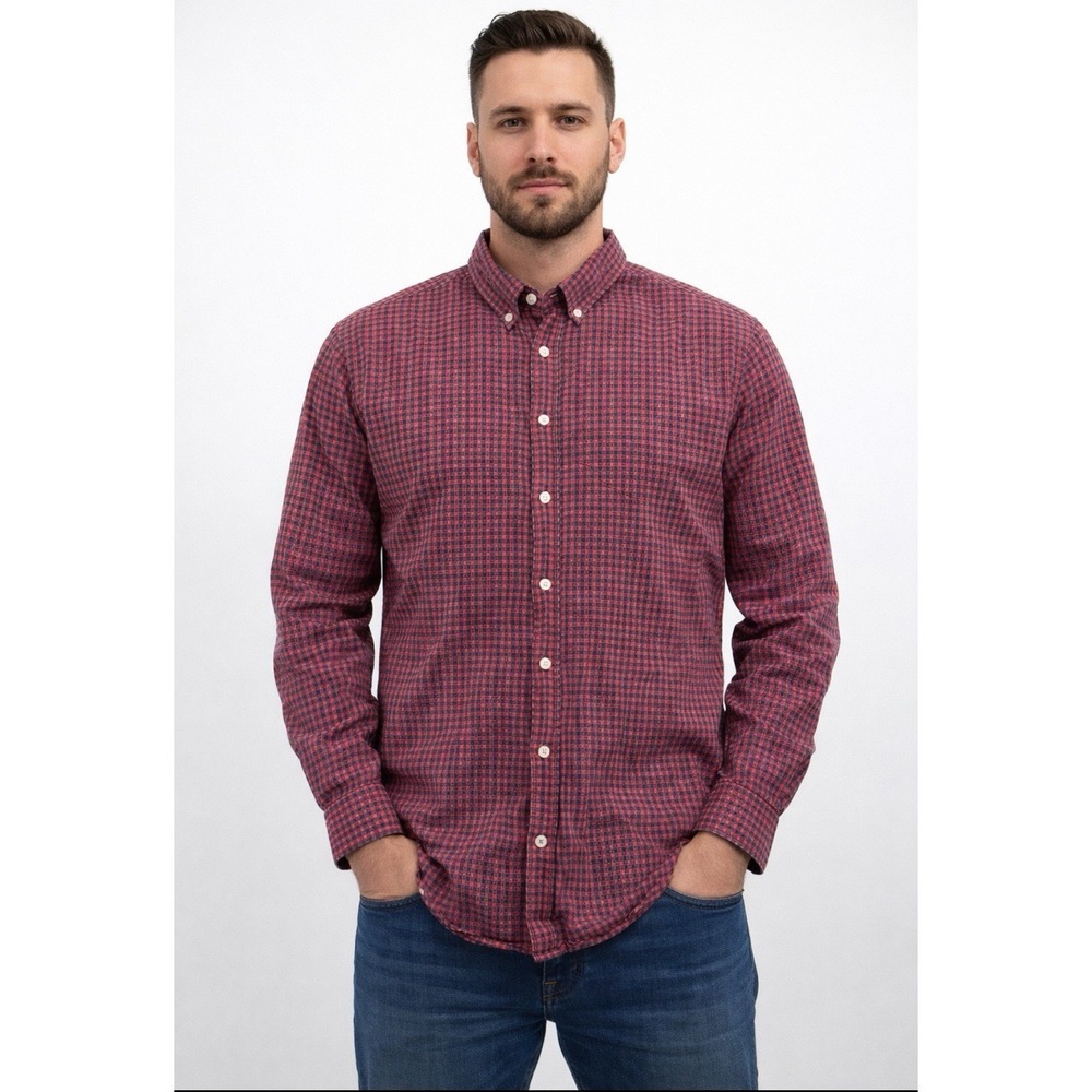 American Eagle Outfitters men's red plaid long-sleeve button-up Size Large‎